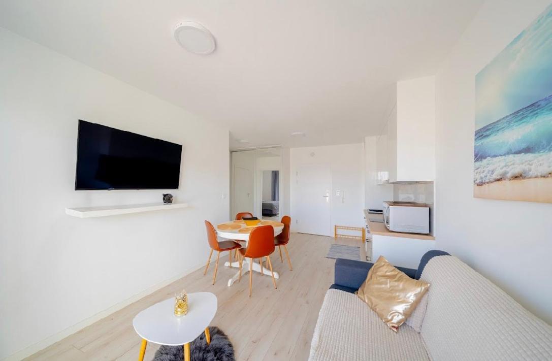 Apartament Przy Wydmie กชึชโบโว ภายนอก รูปภาพ